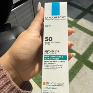 La Roche-Posay Anthelios UV CLEAR Daily Invisible Sunscreen (con Ácido Azelaico)